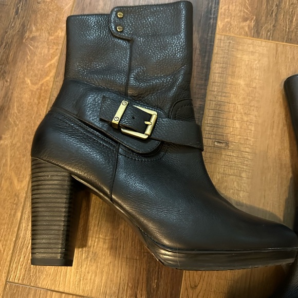 Clarks Lida Sayer Size 10 Black Genuine, Pebble Leather Ankle Boot, Barely Used - Picture 7 of 16